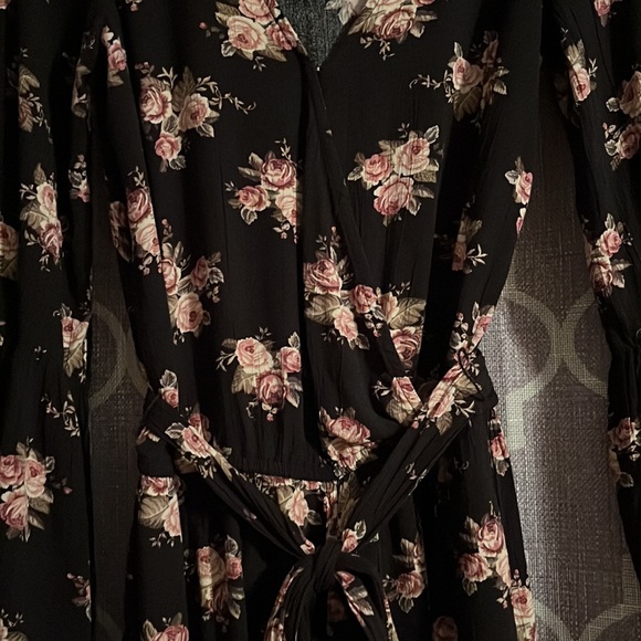 American Eagle Black Romper with Pink Floral Pattern - Picture 4 of 8